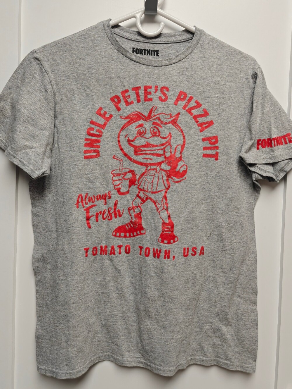 Fortnite 'Uncle Pete's Pizza Pit' Gray Tee with Red Graphic Size 2XL